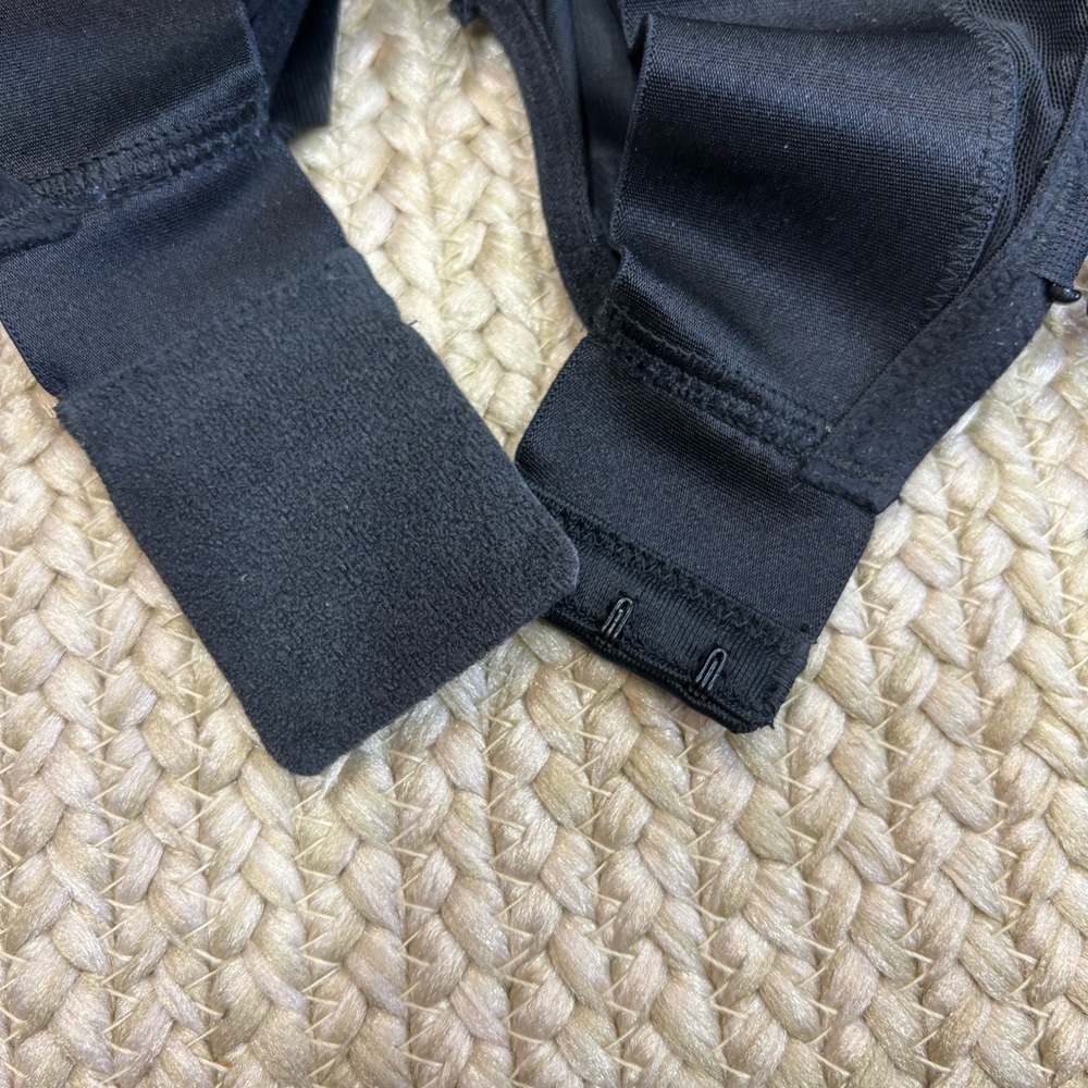Spanx Red Hot Shapewear Bodysuit L Black – New Without Tags - Picture 4 of 11